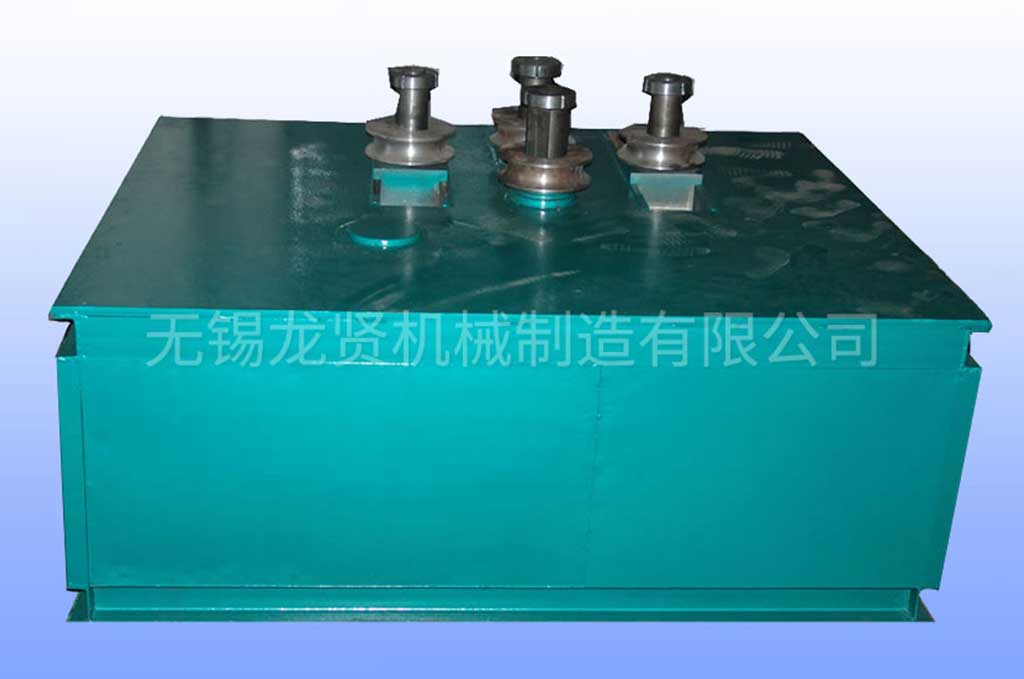操作員在操作多功能彎管機應(yīng)注意哪些事項？